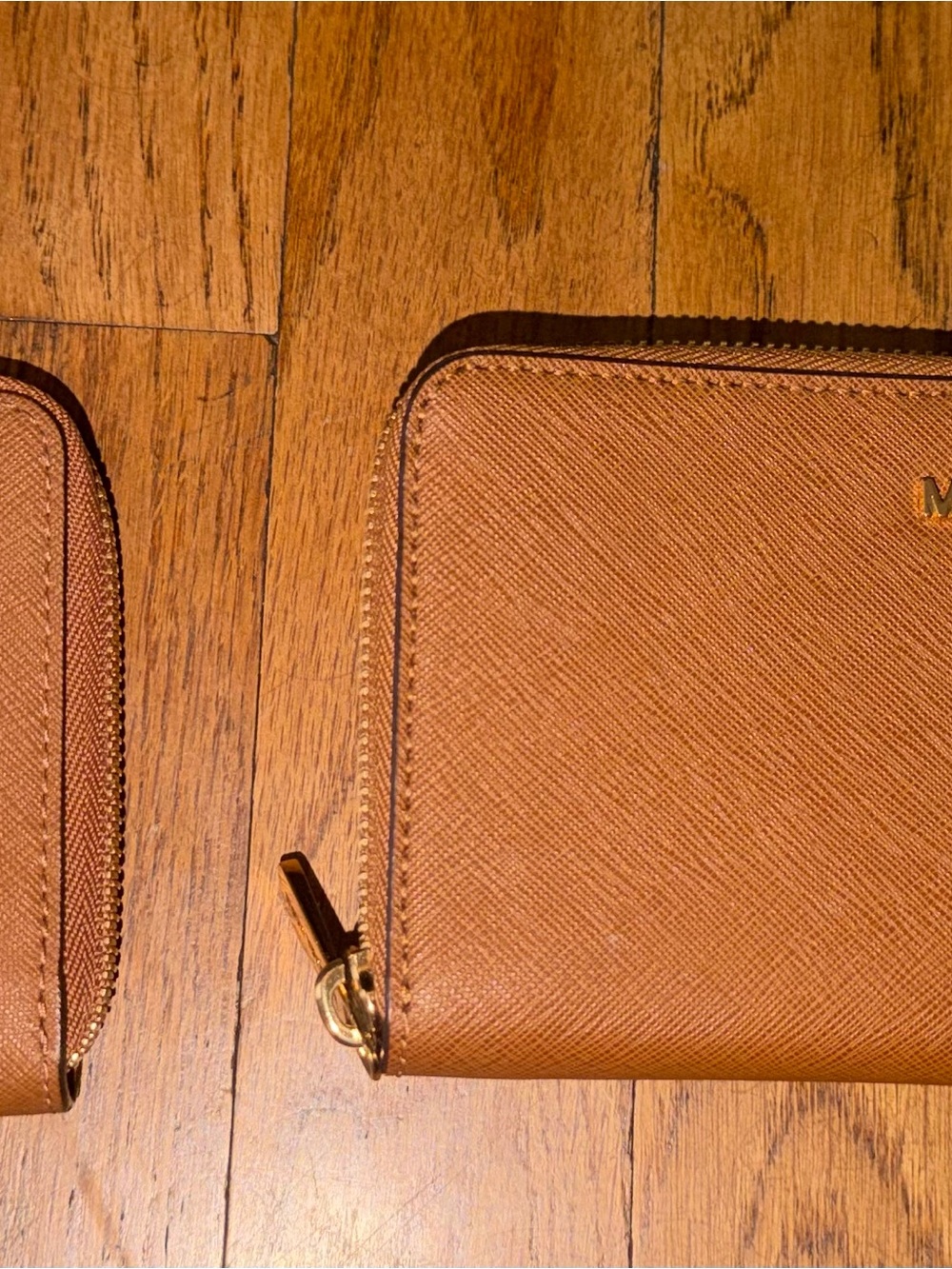 Michael Kors Large Hamilton Handbag + 2 WALLETS! - Picture 4 of 6